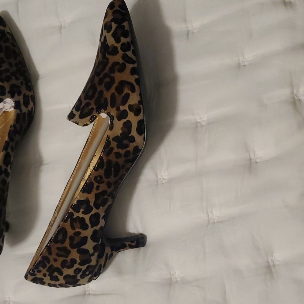 Brand New in the Box Bellini Leopard Kitten Heel, Size 9 1/2 Wide